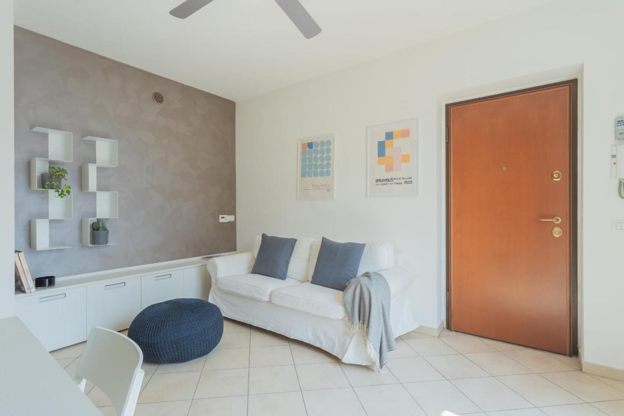 Blue Bliss Apartment By Rent All Como Colonno Екстериор снимка